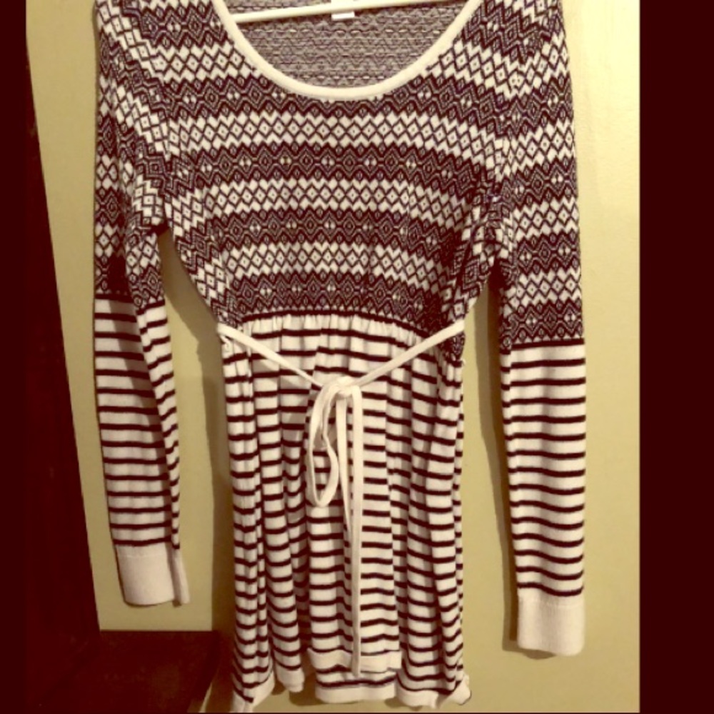 Motherhood Maternity sweater top